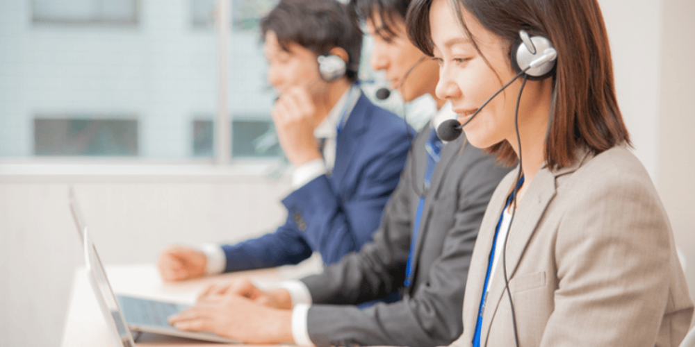 キーボードの横に置かれた「まとめ」の文字ブロック
