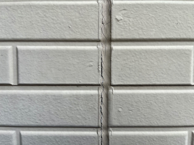 シーリングが劣化した外壁