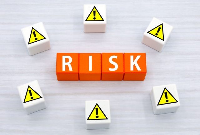 RISKと書かれたブロック